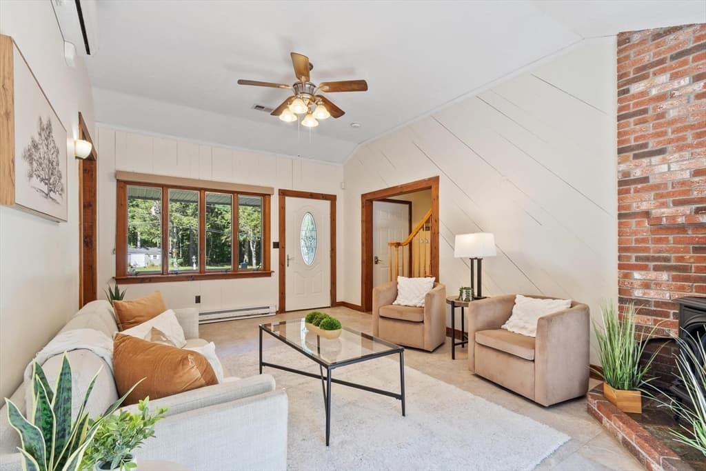 Single Family Residence at 141 Black Brook Rd, Easton MA 02334, Easton, photo 4 of 41