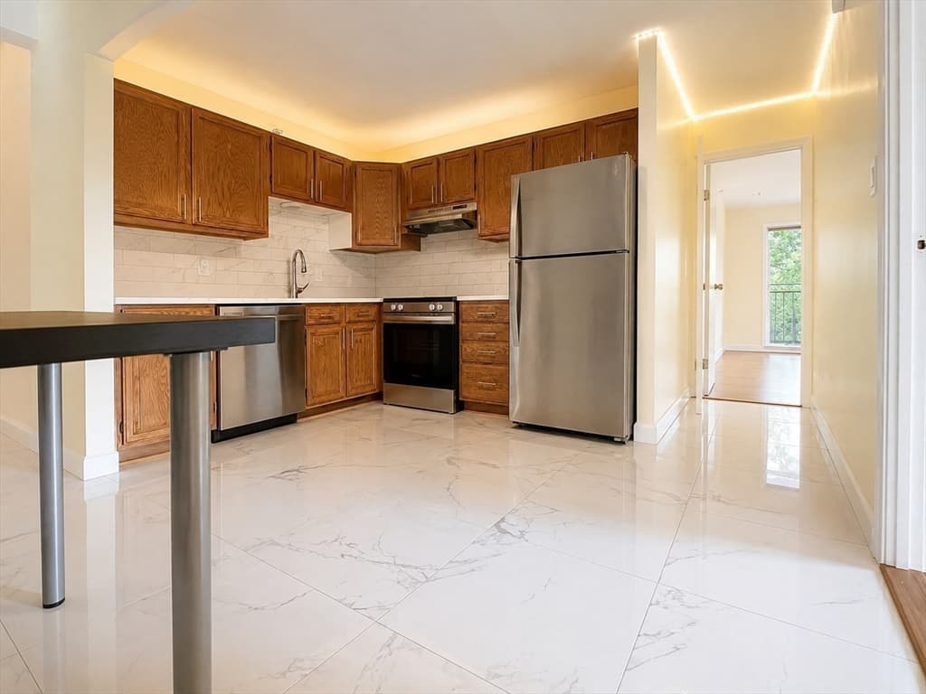 Condominium at 209 Riverview Ave # 7, Newton MA 02466, Newton, photo 6 of 19