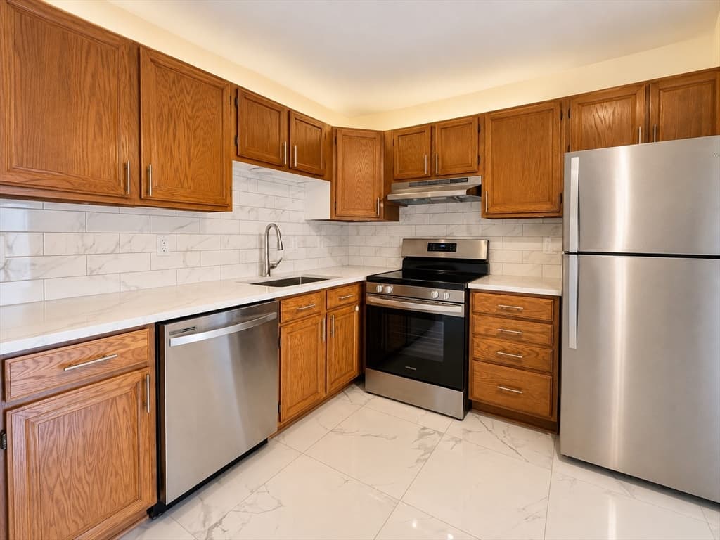 Condominium at 209 Riverview Ave # 7, Newton MA 02466, Newton, photo 16 of 19