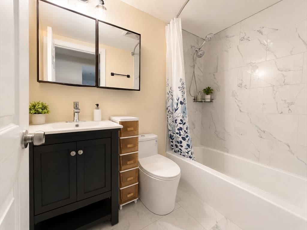 Condominium at 209 Riverview Ave # 7, Newton MA 02466, Newton, photo 12 of 19