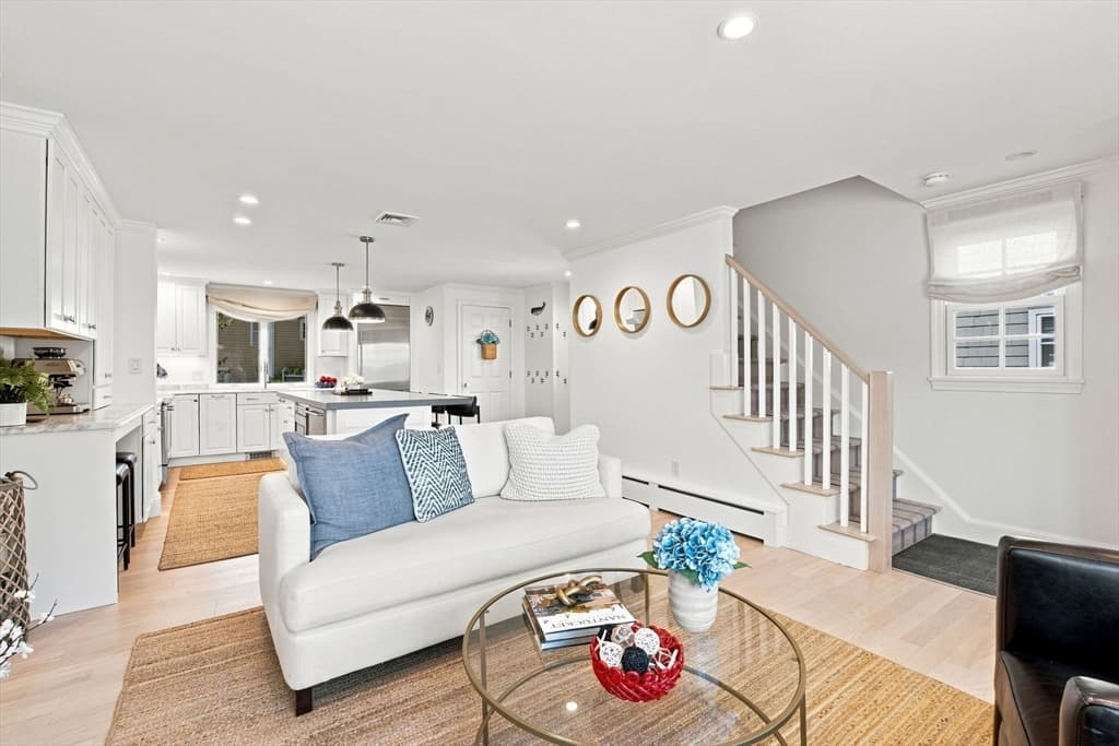 Single Family Residence at 5 Leslie Cove, Marblehead MA 01945, Marblehead, photo 5 of 32