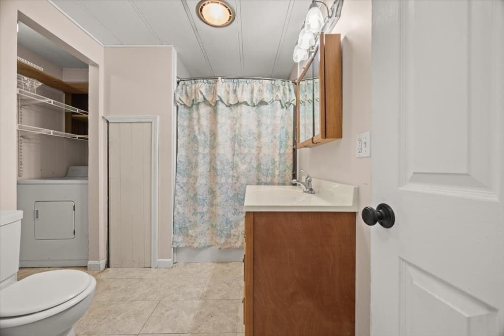 Mobile Home at 14 Judith Cir, Wareham MA 02576, Wareham, photo 10 of 16