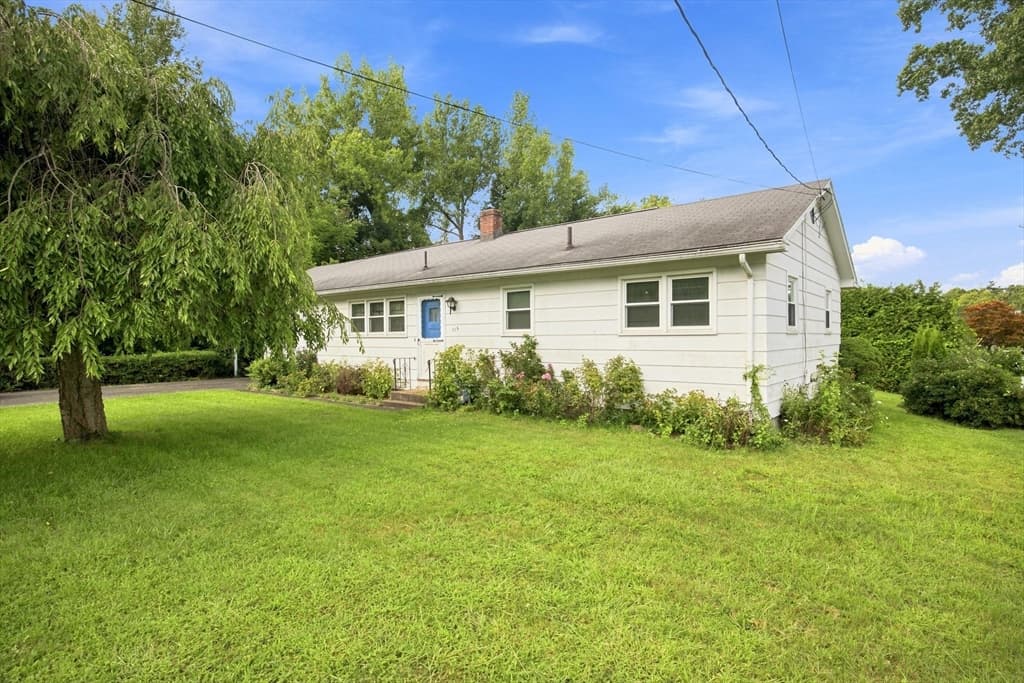 115 Bemis Rd, Holyoke MA 01040