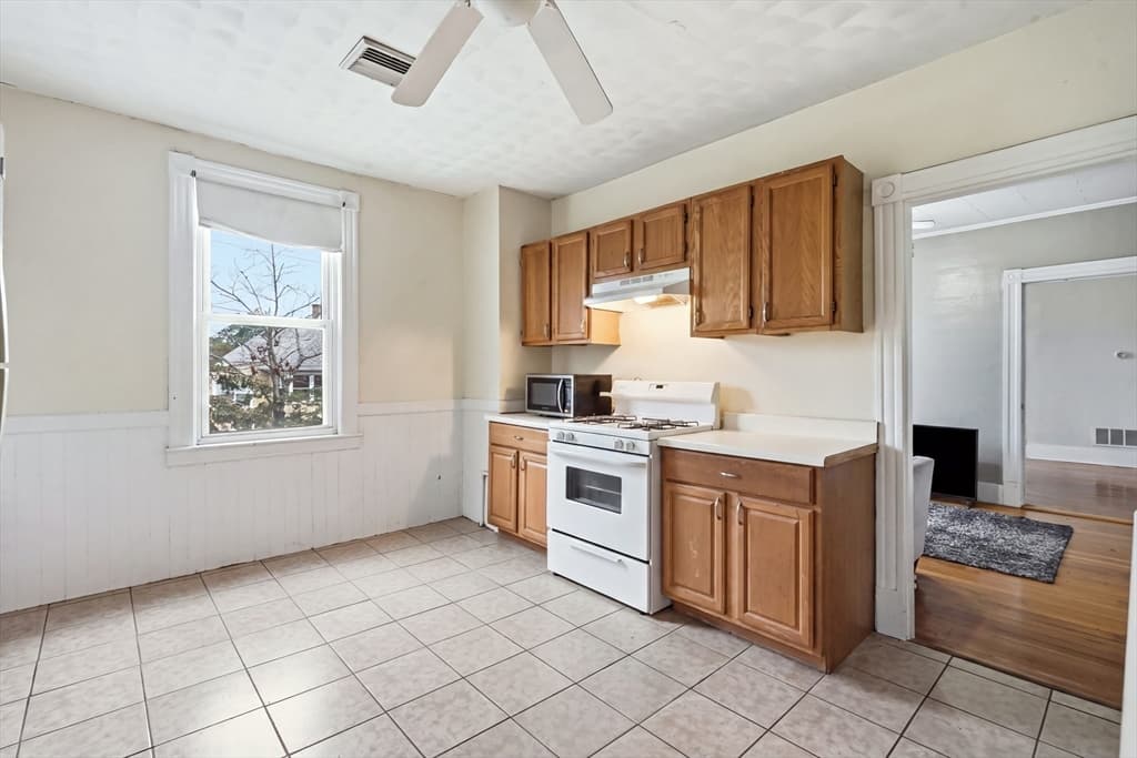 4 Family at 71-77 Acton St, Springfield MA 01151, Springfield, photo 11 of 42