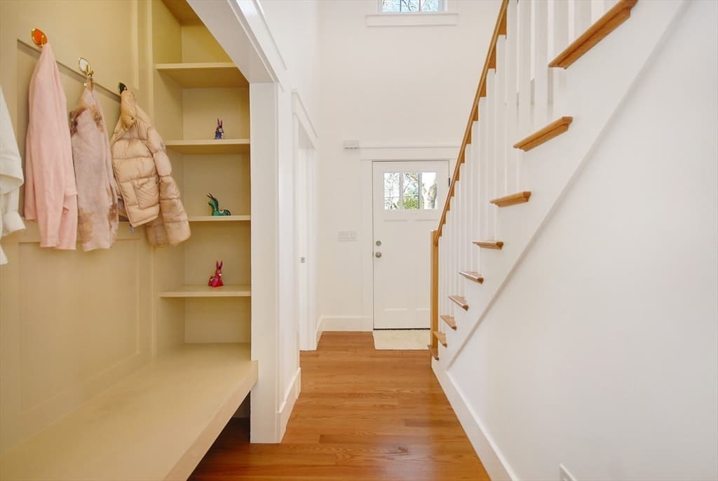 Single Family Residence at 32 Hickory Cliff Rd, Newton MA 02464, Newton, photo 6 of 42