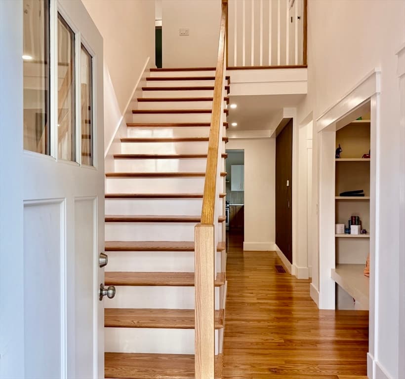 Single Family Residence at 32 Hickory Cliff Rd, Newton MA 02464, Newton, photo 5 of 42