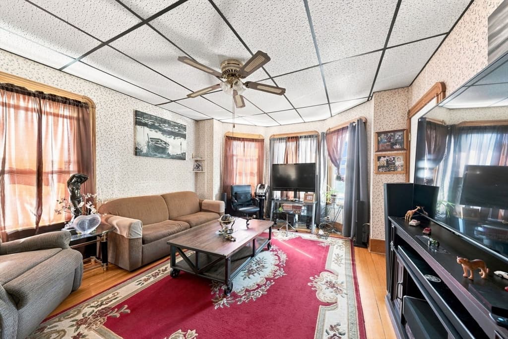 3 Family at 99 Hazard St, New Bedford MA 02740, New Bedford, photo 5 of 38