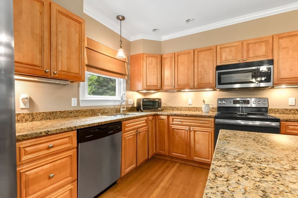Single Family Residence at 135 Linebrook Rd, Ipswich MA 01938, Ipswich, photo 4 of 42