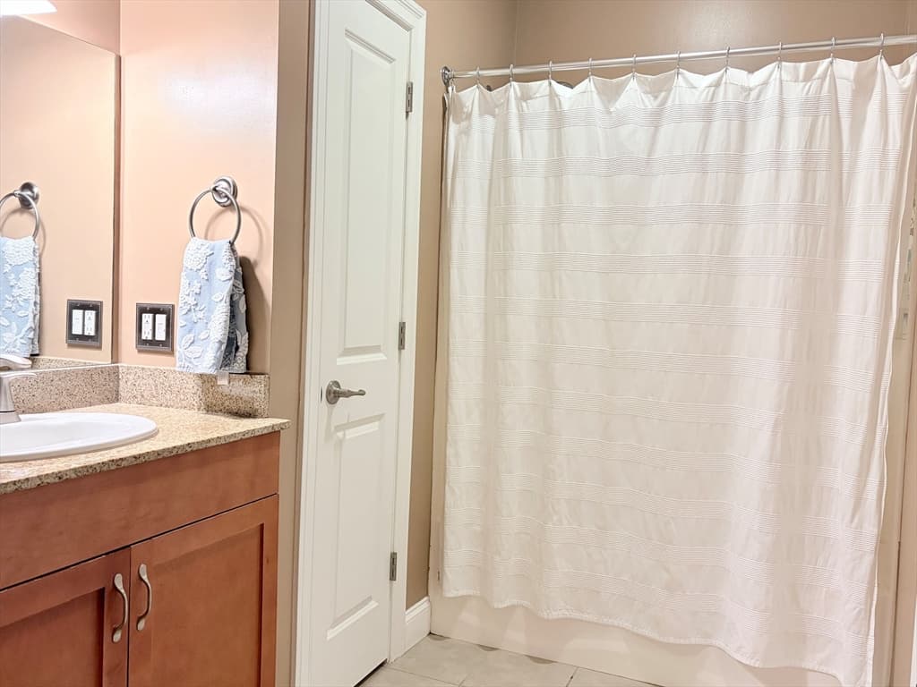 Condominium at 4 Harvest Dr # 323, North Andover MA 01845, North Andover, photo 12 of 23