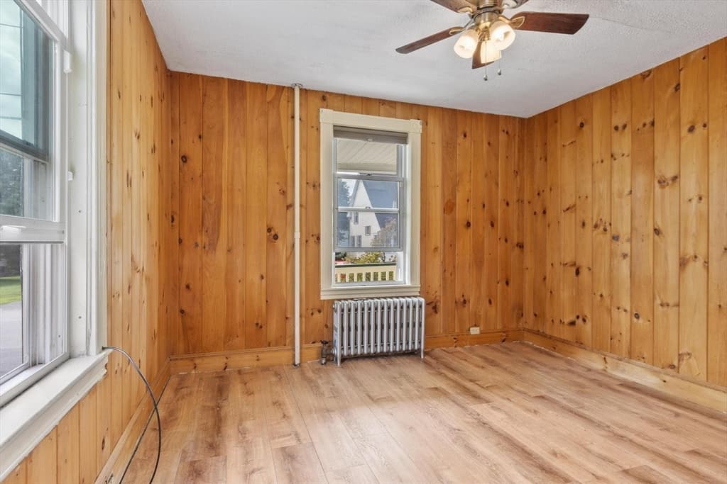 3 Family at 122 Lawrence, Clinton MA 01510, Clinton, photo 6 of 27