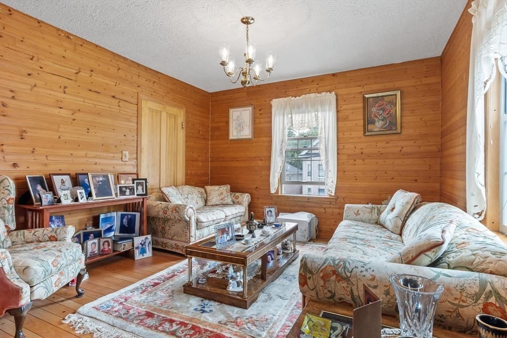 3 Family at 122 Lawrence, Clinton MA 01510, Clinton, photo 18 of 27