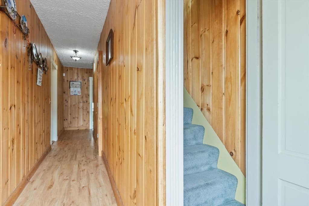 3 Family at 122 Lawrence, Clinton MA 01510, Clinton, photo 19 of 27