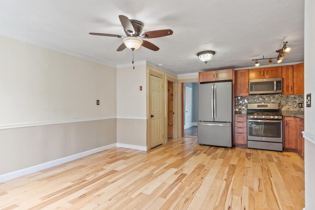 3 Family at 122 Lawrence, Clinton MA 01510, Clinton, photo 4 of 27