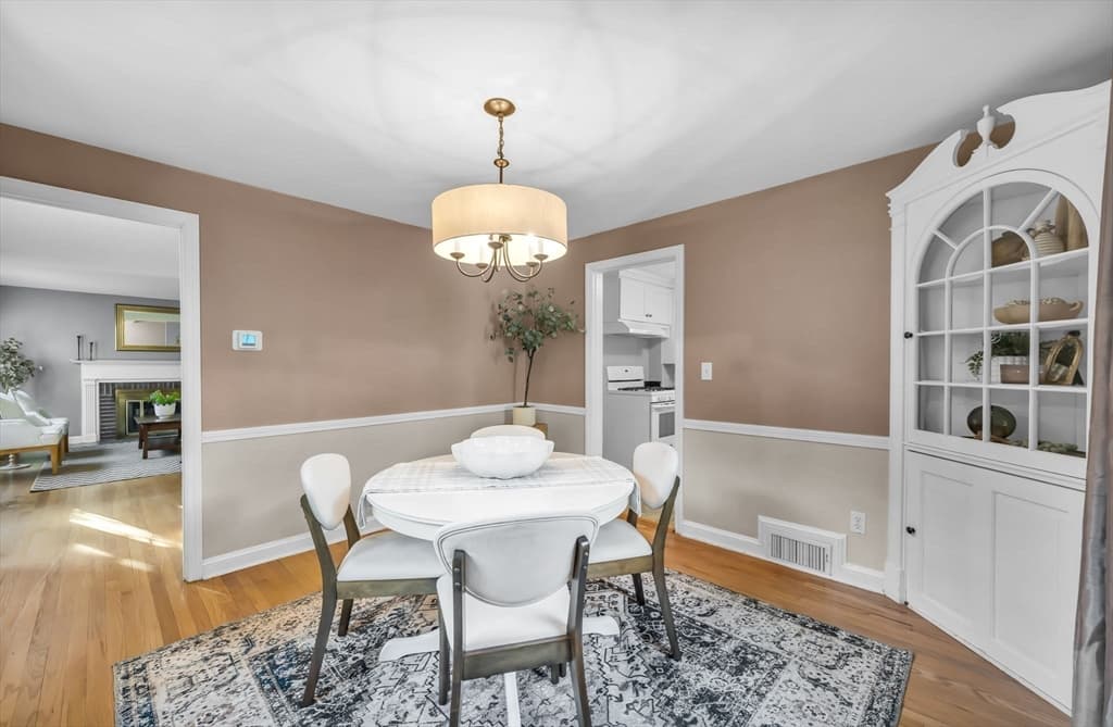 Single Family Residence at 37 Nevins Avenue, Longmeadow MA 01106, Longmeadow, photo 14 of 34
