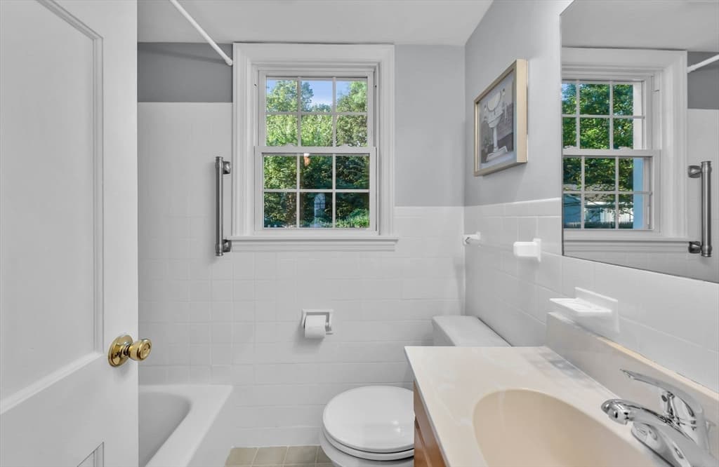 Single Family Residence at 37 Nevins Avenue, Longmeadow MA 01106, Longmeadow, photo 15 of 34