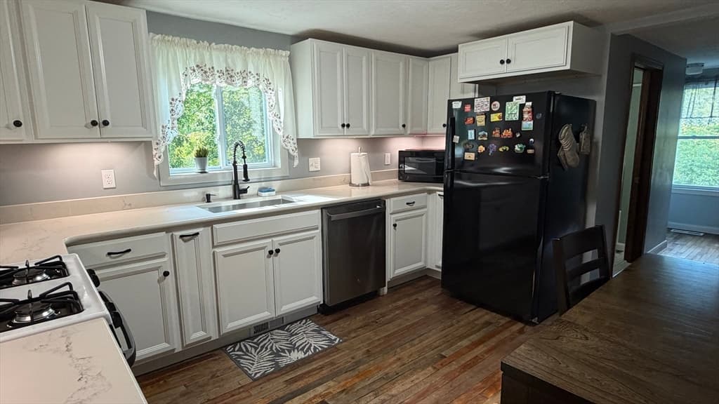 Single Family Residence at 142 W Main St, Spencer MA 01562, Spencer, photo 13 of 24