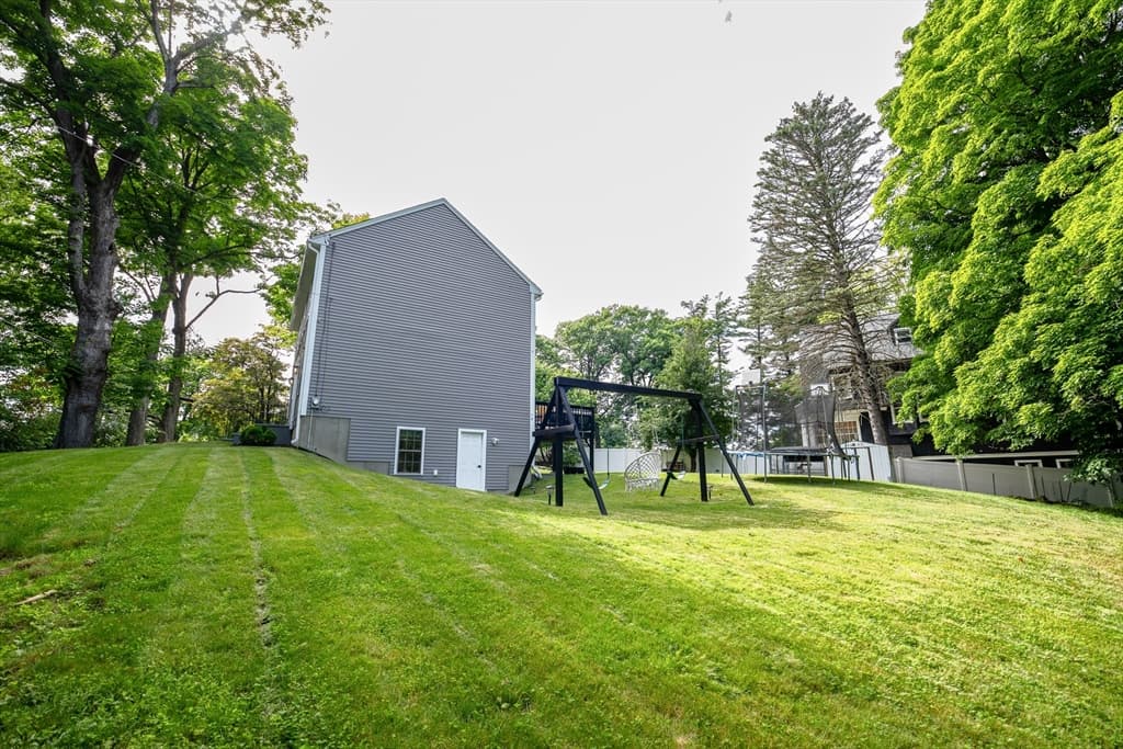 Single Family Residence at 4 Wilder St, Leominster MA 01453, Leominster, photo 6 of 28