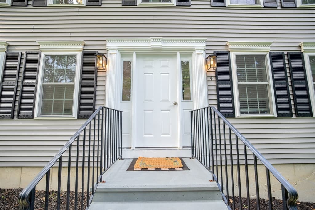 Single Family Residence at 4 Wilder St, Leominster MA 01453, Leominster, photo 8 of 28