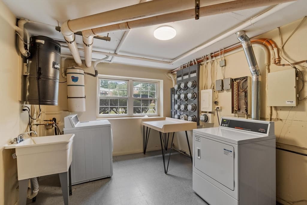 Condominium at 40 Edgelawn Ave # 3, North Andover MA 01845, North Andover, photo 27 of 27