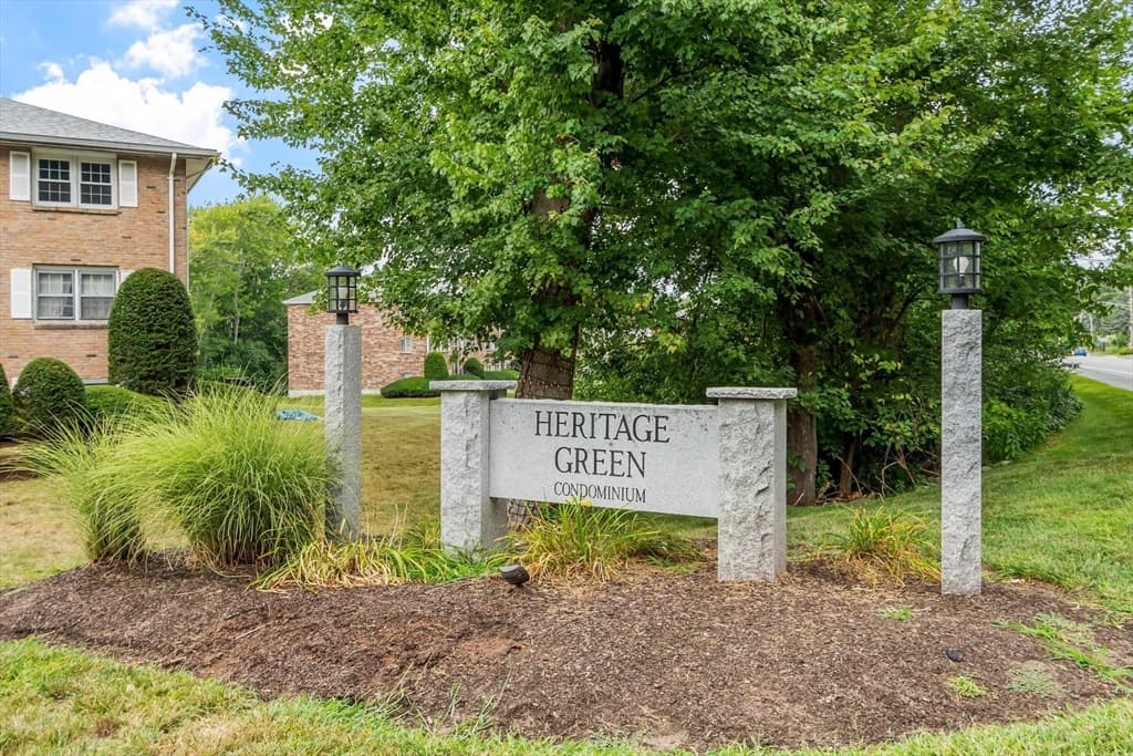 Condominium at 40 Edgelawn Ave # 3, North Andover MA 01845, North Andover, photo 2 of 27