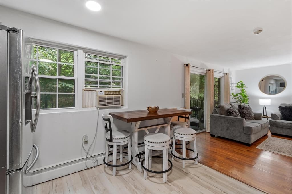Condominium at 40 Edgelawn Ave # 3, North Andover MA 01845, North Andover, photo 13 of 27