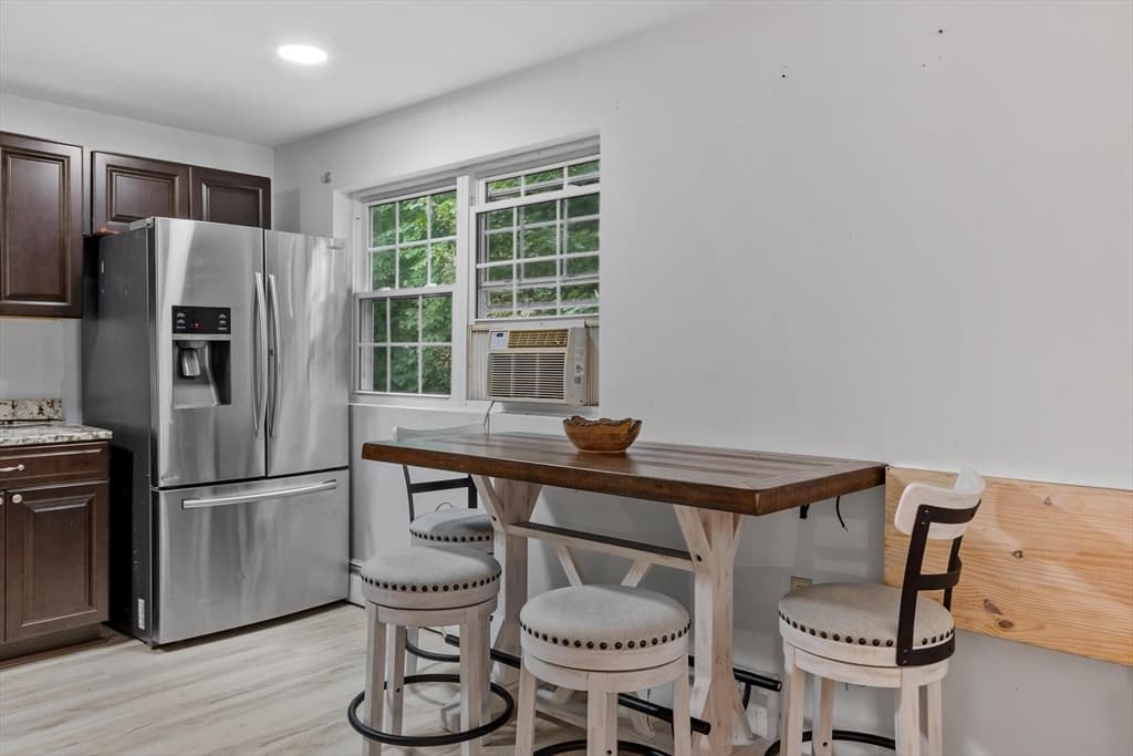 Condominium at 40 Edgelawn Ave # 3, North Andover MA 01845, North Andover, photo 9 of 27