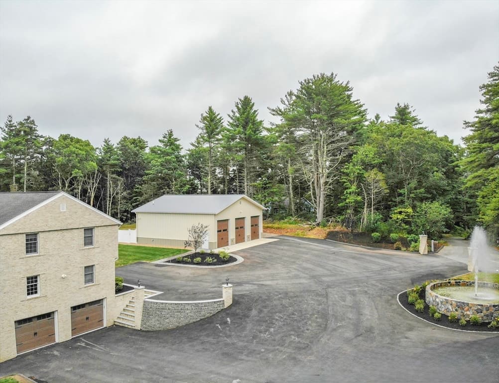 Single Family Residence at 41 East St, Georgetown MA 01833, Georgetown, photo 3 of 40