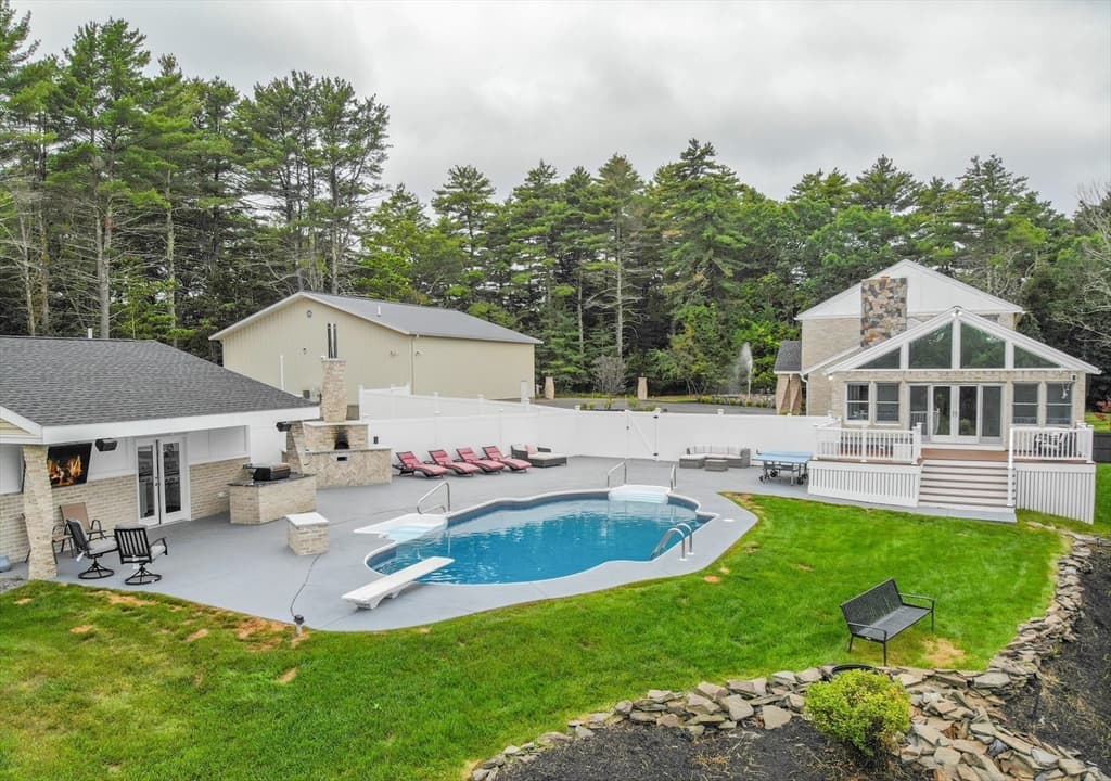 Single Family Residence at 41 East St, Georgetown MA 01833, Georgetown, photo 9 of 40