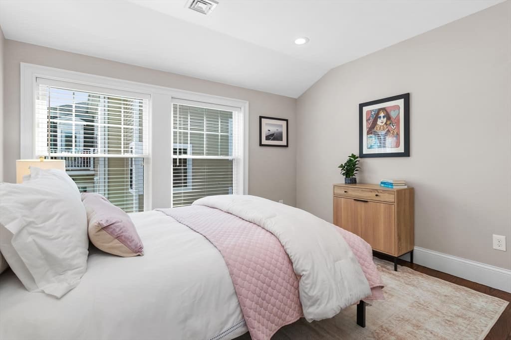 Condominium at 15 Sparhawk St # 4, Boston MA 02135, Boston, photo 28 of 39