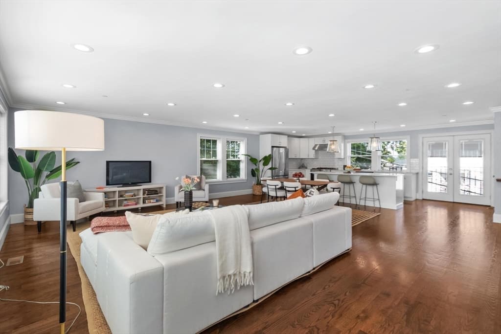 Condominium at 15 Sparhawk St # 4, Boston MA 02135, Boston, photo 15 of 39
