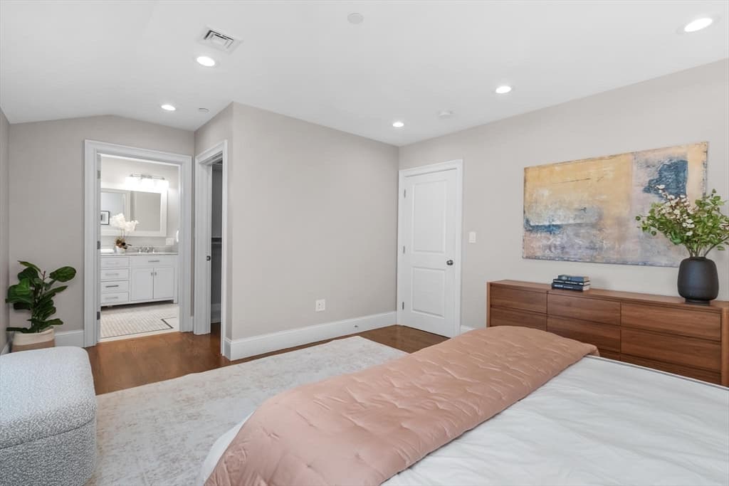 Condominium at 15 Sparhawk St # 4, Boston MA 02135, Boston, photo 25 of 39