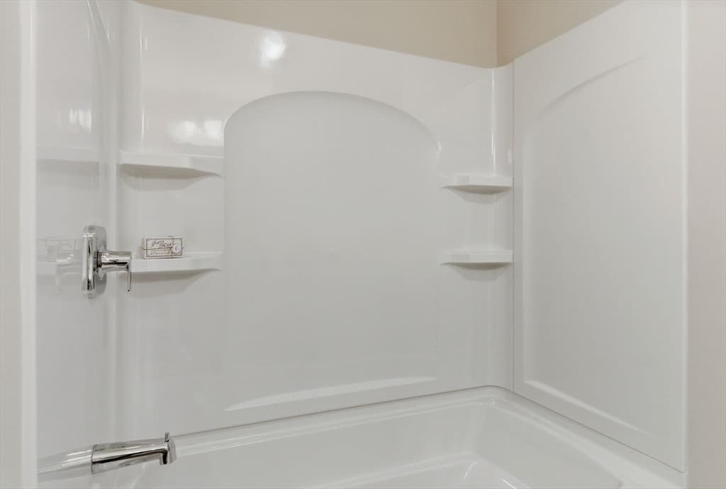 Condominium at 30 Elise Avenue # 15, Londonderry NH 03053, Londonderry, photo 31 of 40