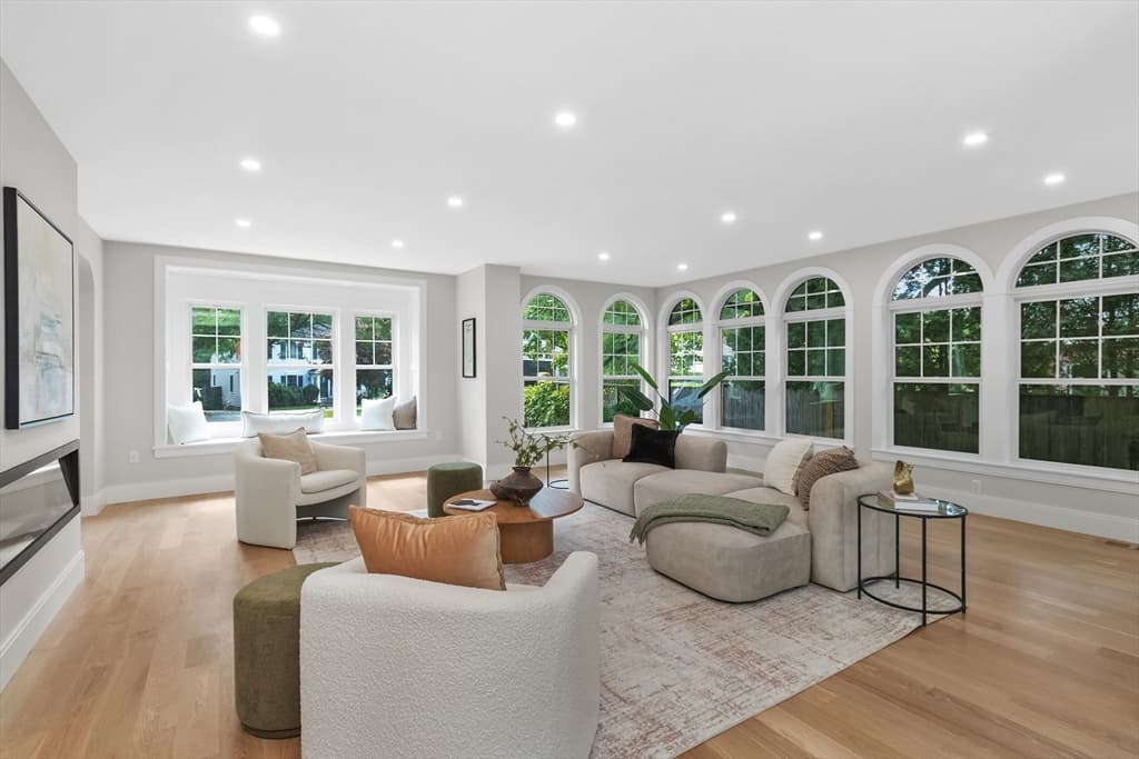 Single Family Residence at 315 Crafts St, Newton MA 02460, Newton, photo 4 of 33