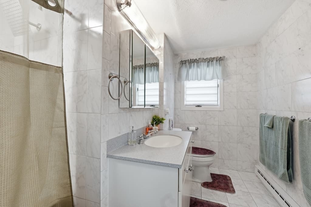 Single Family Residence at 68 Scenic Dr, Leominster MA 01453, Leominster, photo 18 of 42