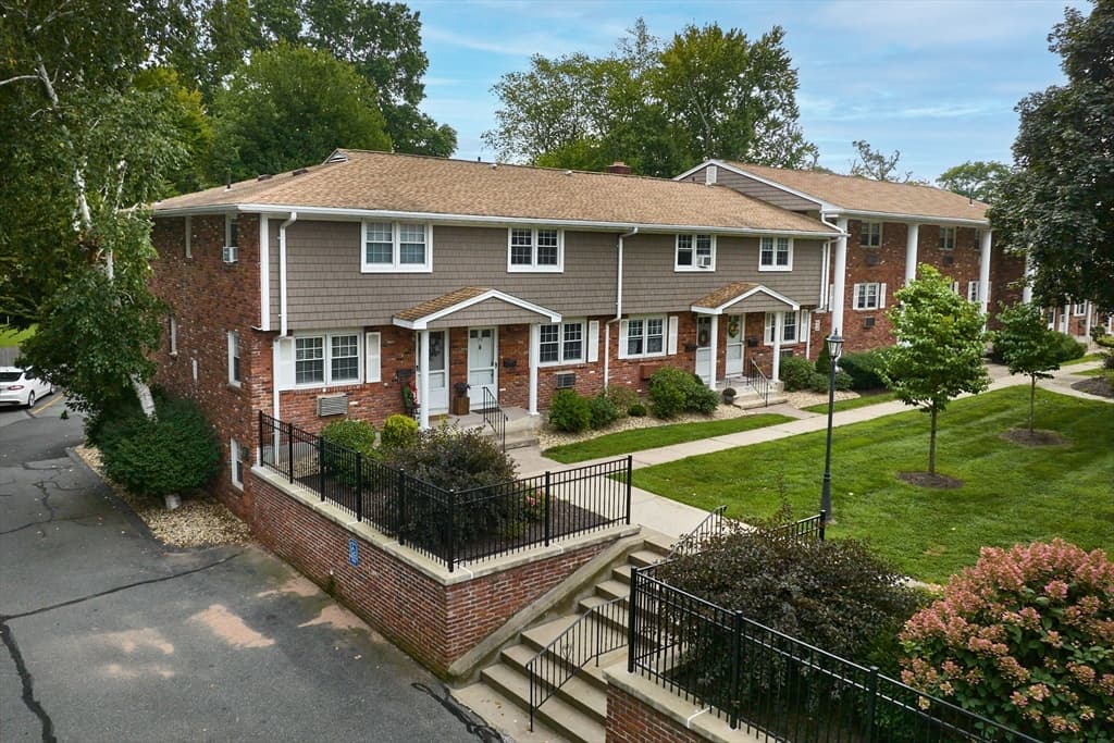 Condominium at 418 Meadow Street # 2, Agawam MA 01001, Agawam, photo 28 of 32