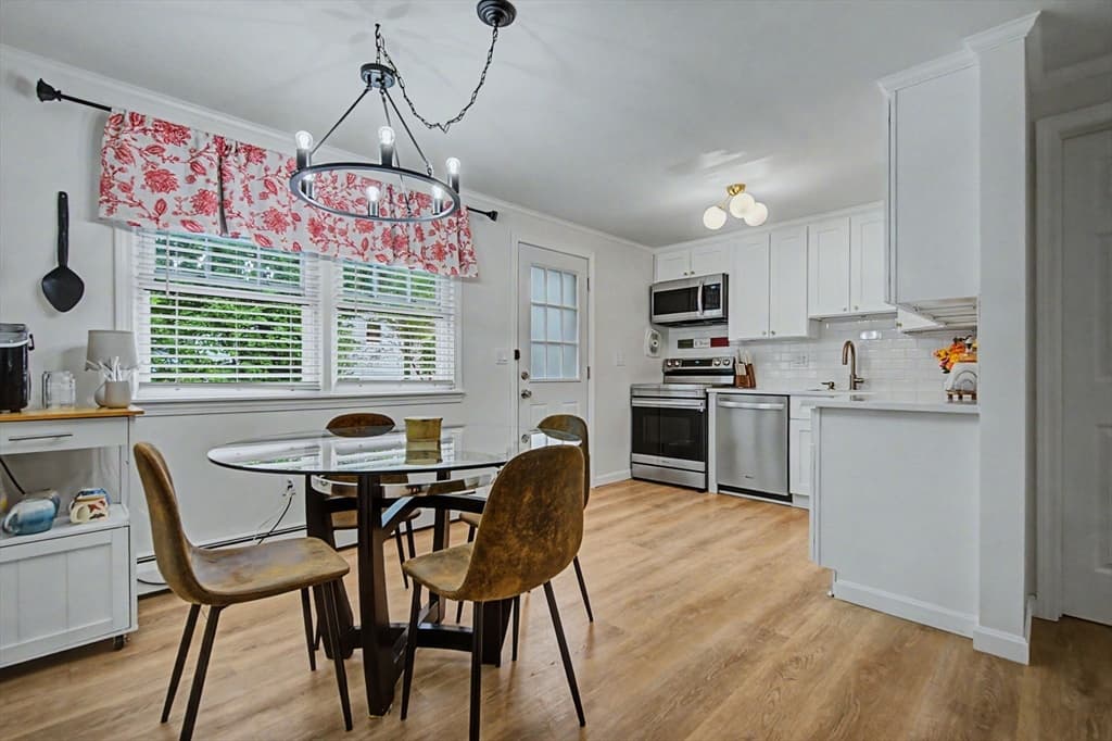 Condominium at 418 Meadow Street # 2, Agawam MA 01001, Agawam, photo 5 of 32