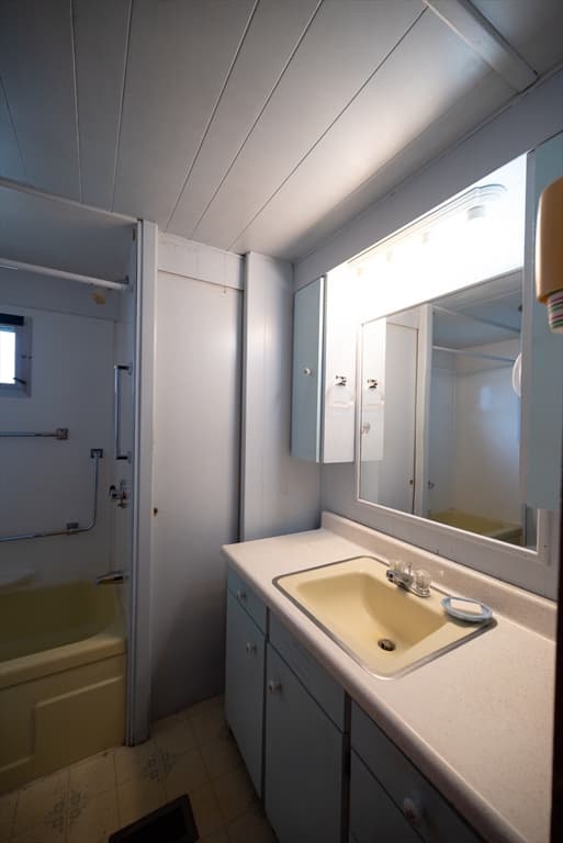 Mobile Home at 276 Lunenburg St, Fitchburg MA 01420, Fitchburg, photo 13 of 19