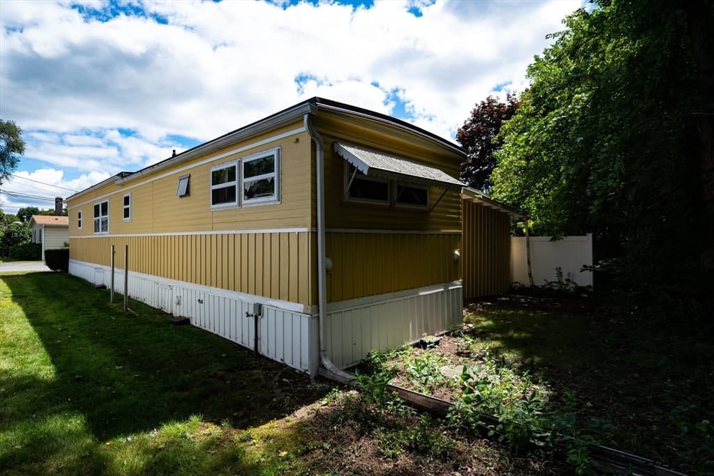 Mobile Home at 276 Lunenburg St, Fitchburg MA 01420, Fitchburg, photo 19 of 19