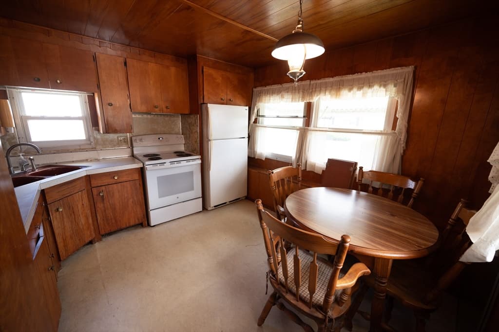 Mobile Home at 276 Lunenburg St, Fitchburg MA 01420, Fitchburg, photo 4 of 19
