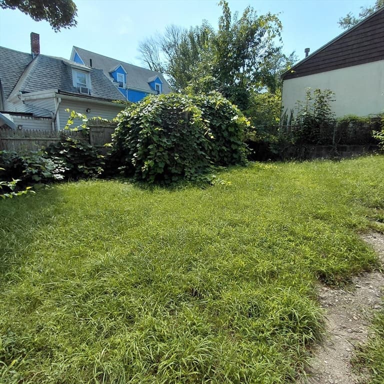 3 Family at 32 Franklin Street, New Bedford MA 02740, New Bedford, photo 22 of 22