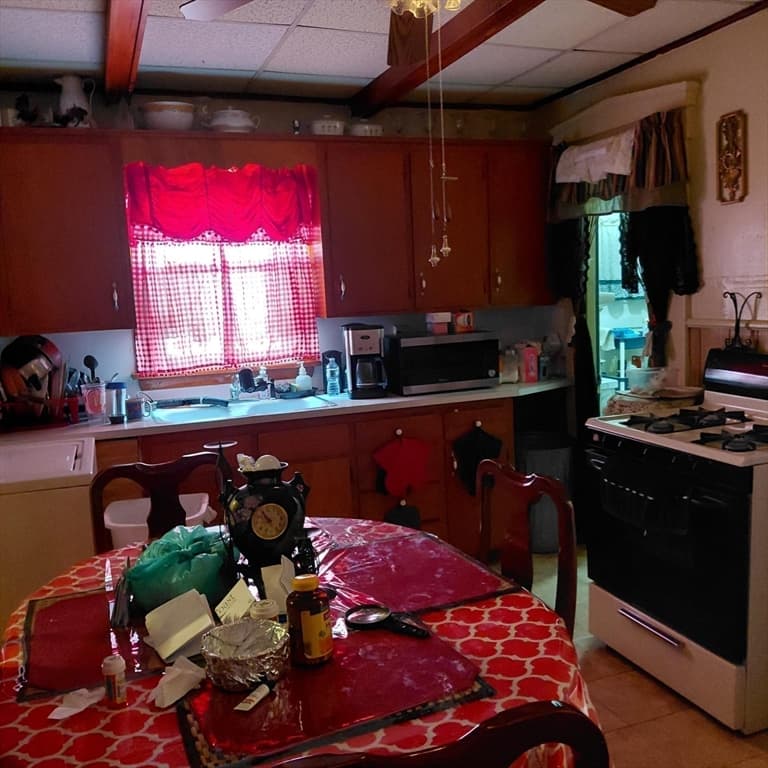 3 Family at 32 Franklin Street, New Bedford MA 02740, New Bedford, photo 4 of 22