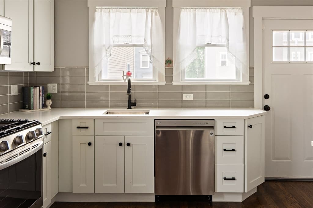 Condominium at 6 Chestnut Ave # 1, Boston MA 02130, Boston, photo 3 of 22