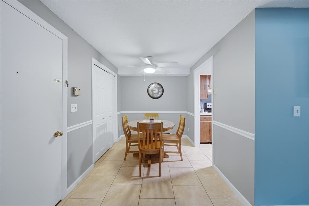 Condominium at 129 Quaker Hwy # 3, Uxbridge MA 01569, Uxbridge, photo 7 of 27