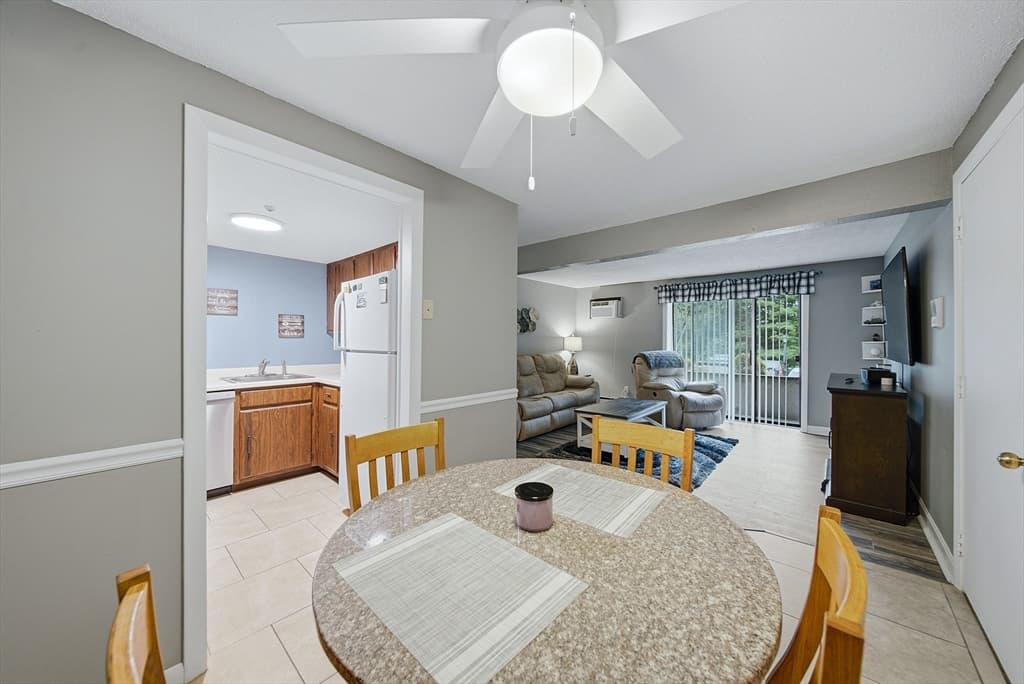 Condominium at 129 Quaker Hwy # 3, Uxbridge MA 01569, Uxbridge, photo 9 of 27