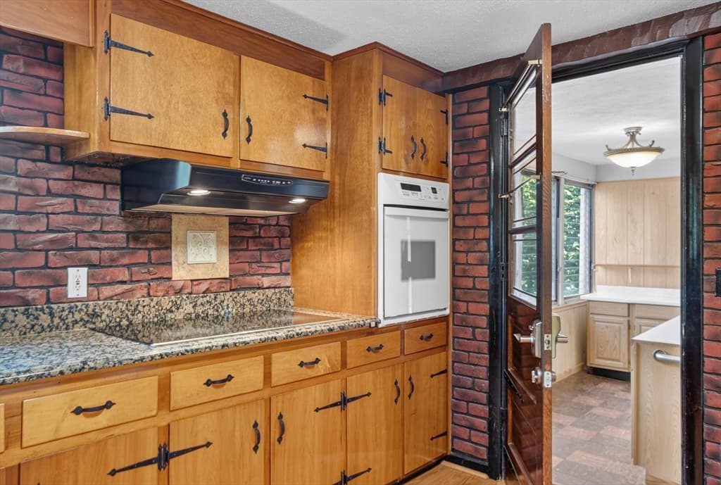 Single Family Residence at 17 Chapel Street, Gardner MA 01440, Gardner, photo 14 of 41