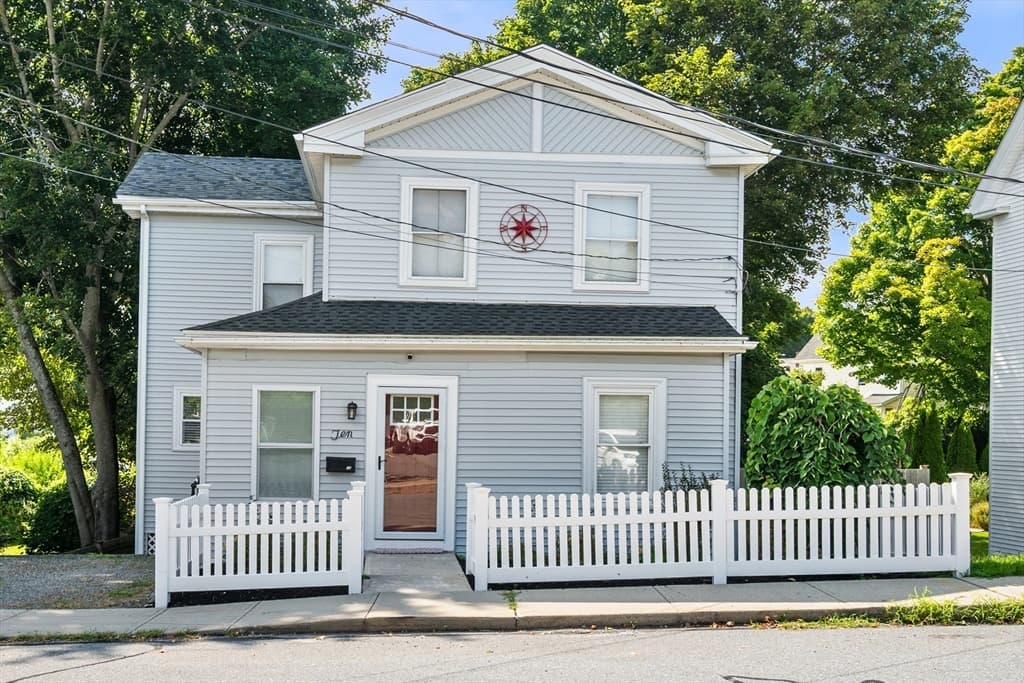 10 Lafayette Rd, Ipswich MA 01938