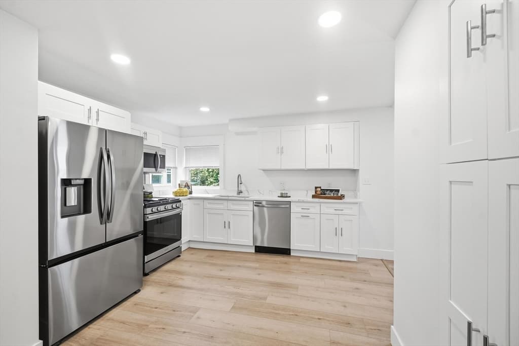 Single Family Residence at 21 Chestnut St, Woburn MA 01801, Woburn, photo 17 of 40