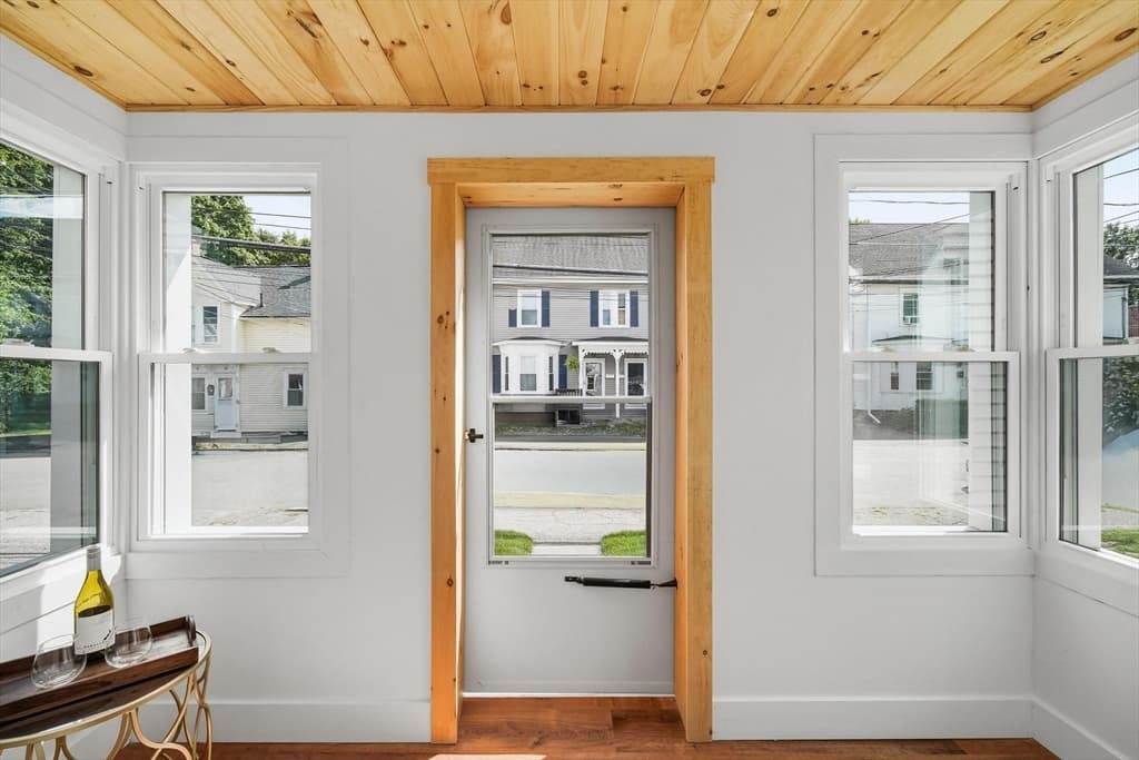 Single Family Residence at 21 Chestnut St, Woburn MA 01801, Woburn, photo 7 of 40