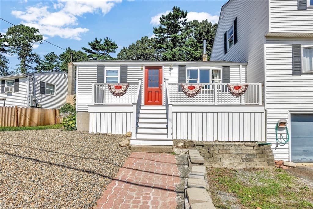 Single Family Residence at 15 Beechwood Ave, Lakeville MA 02347, Lakeville, photo 6 of 38