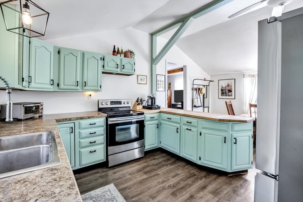 Single Family Residence at 15 Beechwood Ave, Lakeville MA 02347, Lakeville, photo 13 of 38
